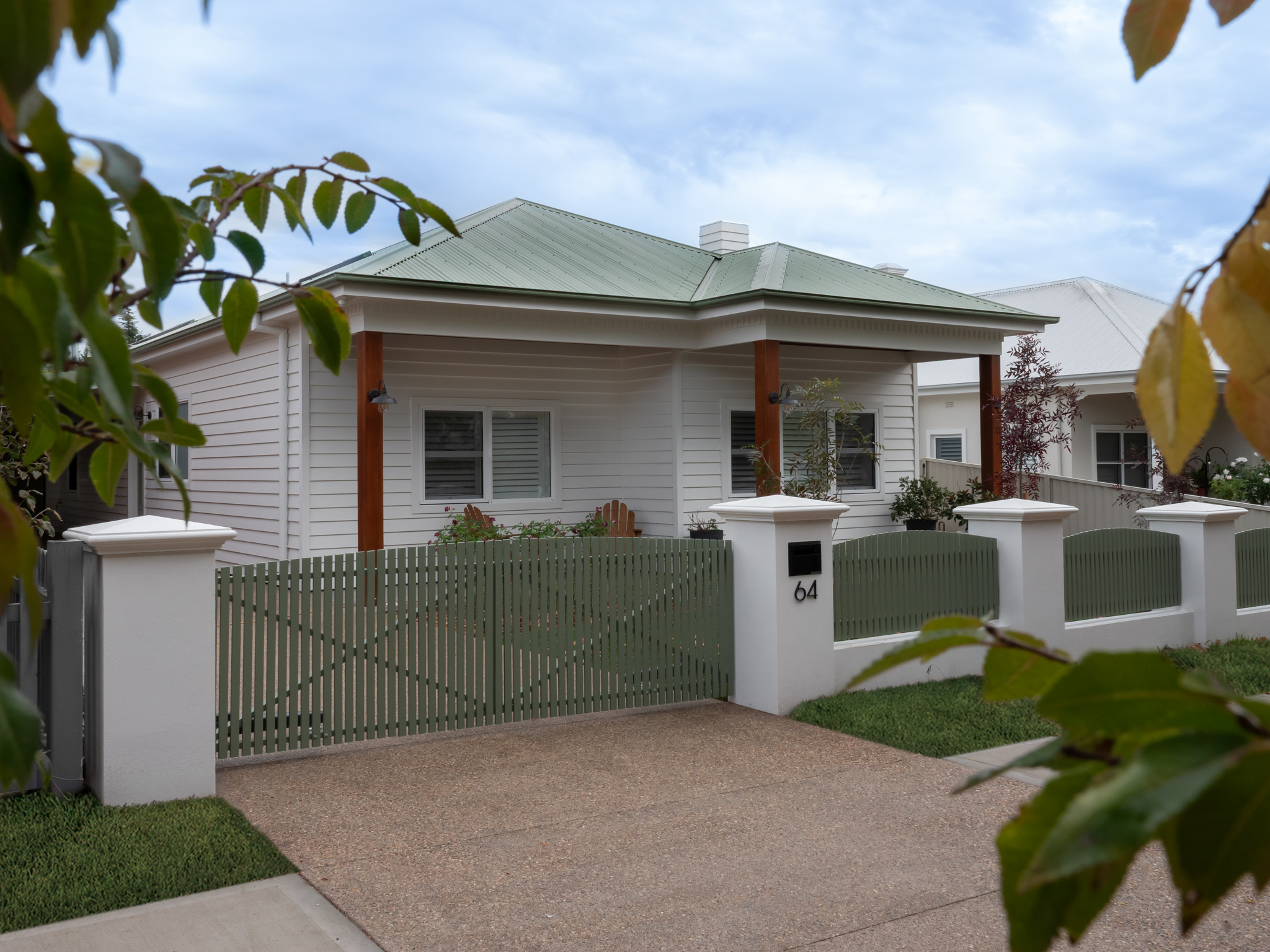 Bespoke-Morisset-Front-WR-1